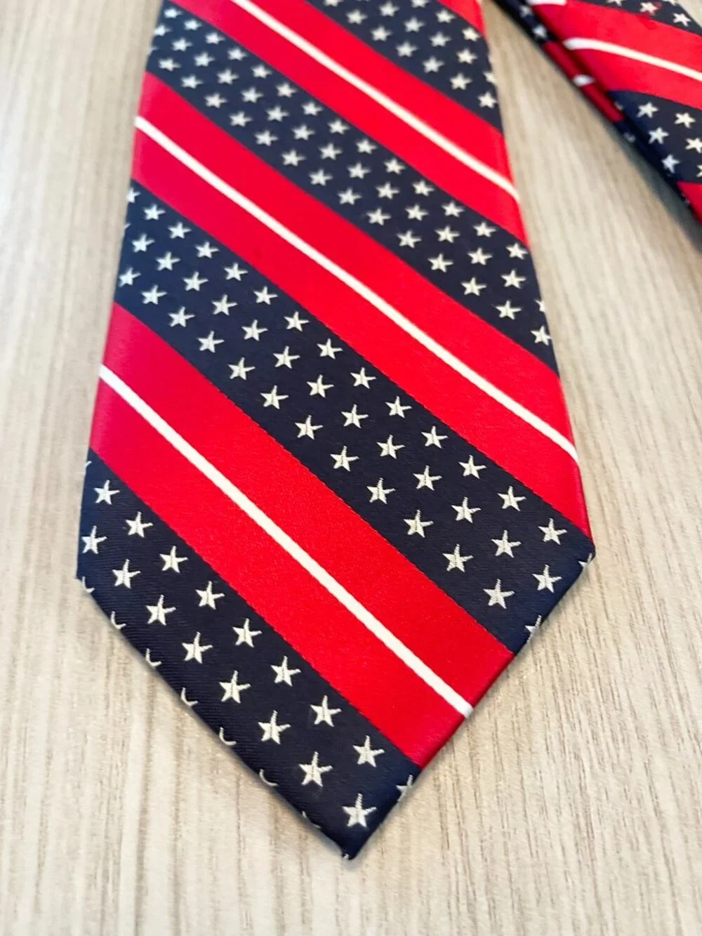 Wild Ties Men's Patriotic Stars Stripes Red White Blue Necktie USA Novelty XL
